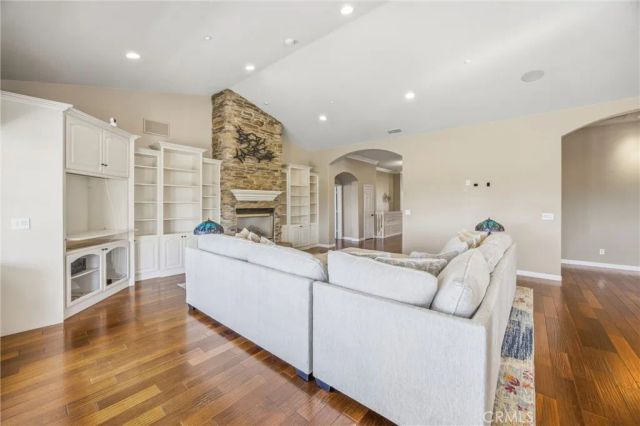 31027 E Sunset Drive North, Redlands, CA 92373