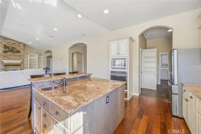 31027 E Sunset Drive North, Redlands, CA 92373