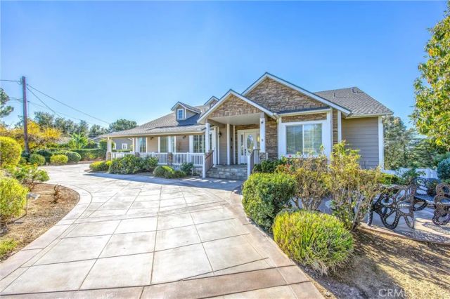 31027 E Sunset Drive North, Redlands, CA 92373