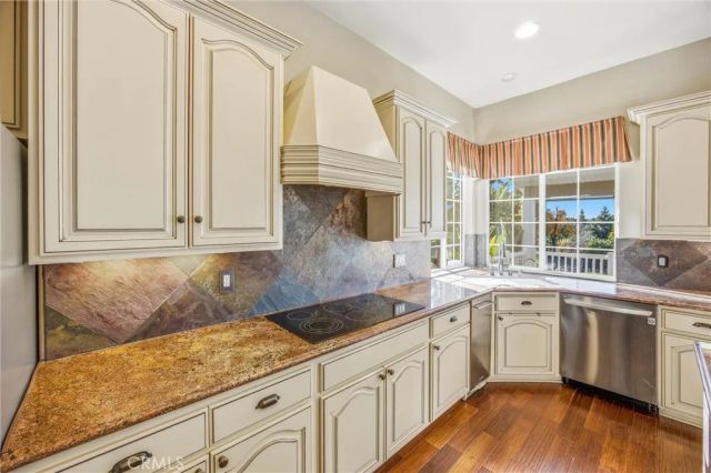 31027 E Sunset Drive North, Redlands, CA 92373