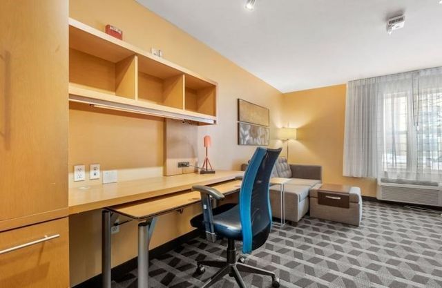 20 International Place 108, Tewksbury, MA 01876