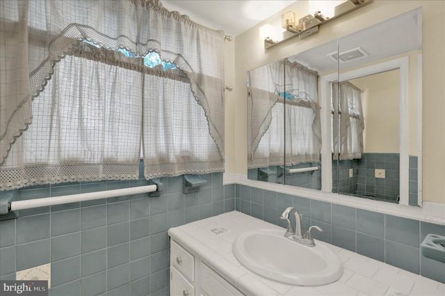 3020 ELM RD, Reading, PA 19605