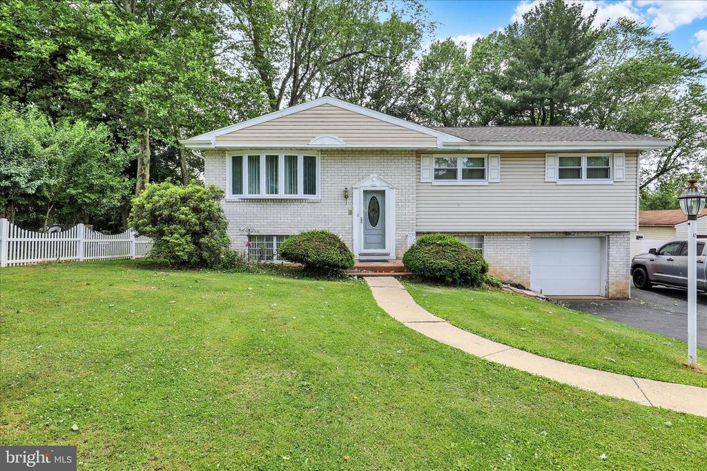 3020 ELM RD, Reading, PA 19605