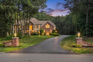 36 Northland Road, Windham, NH 03087
