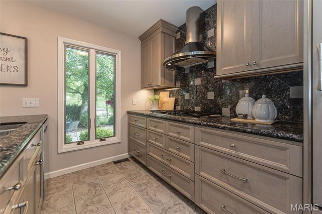 15166 Chamisal Drive, Chesterfield, MO 63017