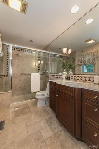 15166 Chamisal Drive, Chesterfield, MO 63017