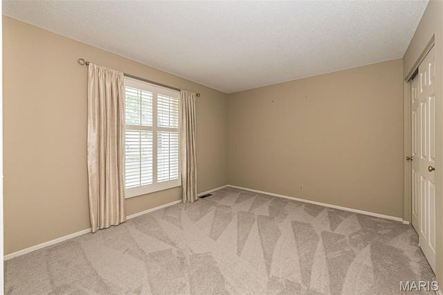15166 Chamisal Drive, Chesterfield, MO 63017