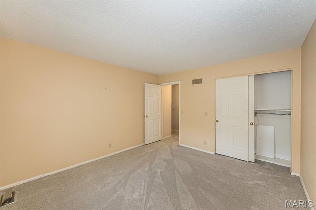 15166 Chamisal Drive, Chesterfield, MO 63017