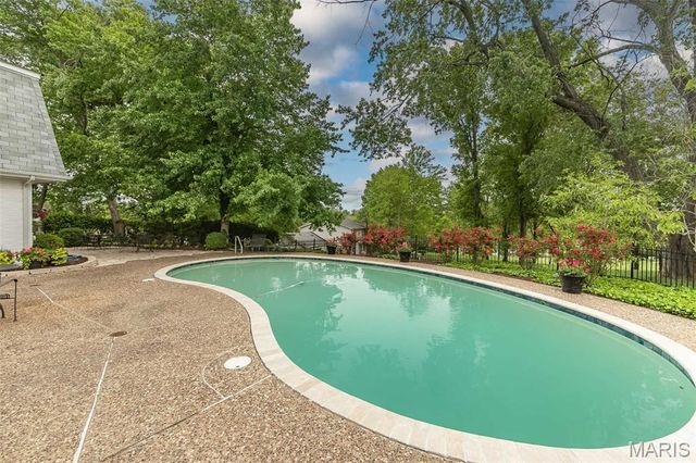 15166 Chamisal Drive, Chesterfield, MO 63017