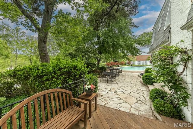 15166 Chamisal Drive, Chesterfield, MO 63017