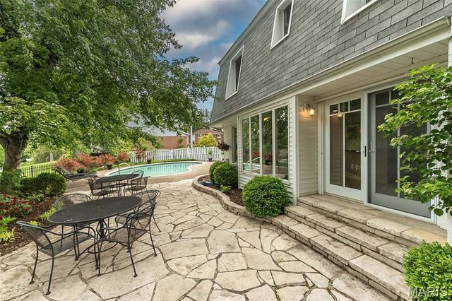 15166 Chamisal Drive, Chesterfield, MO 63017