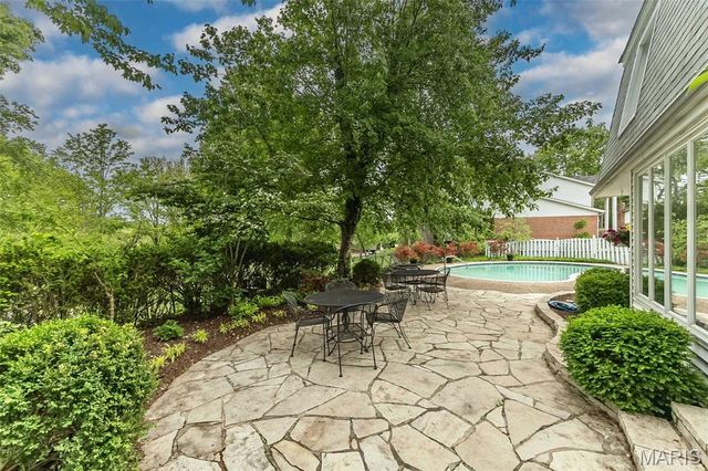 15166 Chamisal Drive, Chesterfield, MO 63017