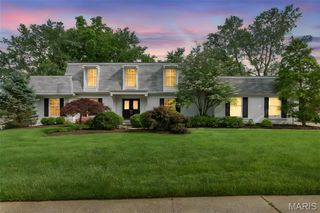 15166 Chamisal Drive, Chesterfield, MO 63017