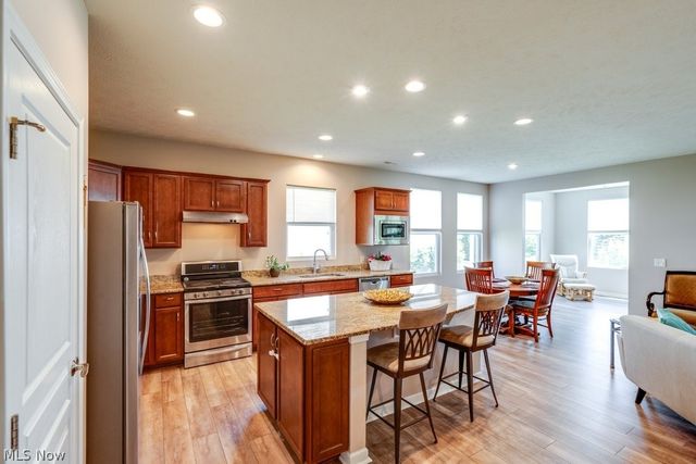 8081 Parkcroft Drive, Mentor, OH 44060