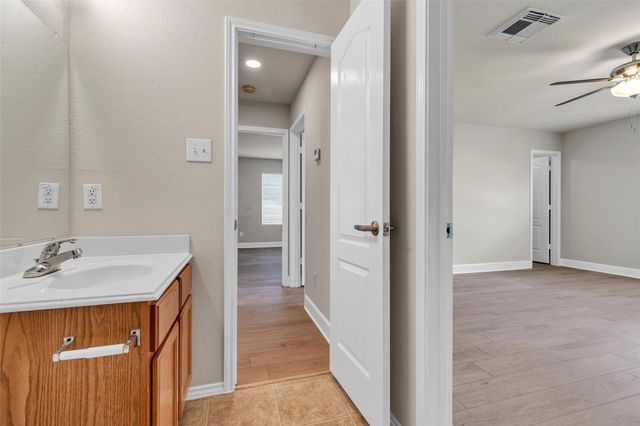 12715 Windy Summer Lane, Houston, TX 77044