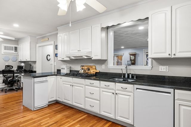 24 Smith Ave, Reading, MA 01867