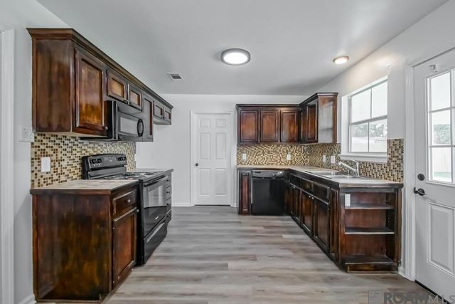 14211 Parkridge Dr, Prairieville, LA 70769