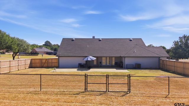 15099 Fargo Dr, Chandler, TX 75758