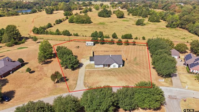 15099 Fargo Dr, Chandler, TX 75758
