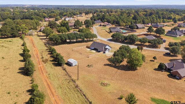 15099 Fargo Dr, Chandler, TX 75758