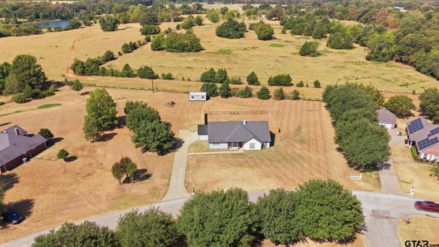 15099 Fargo Dr, Chandler, TX 75758
