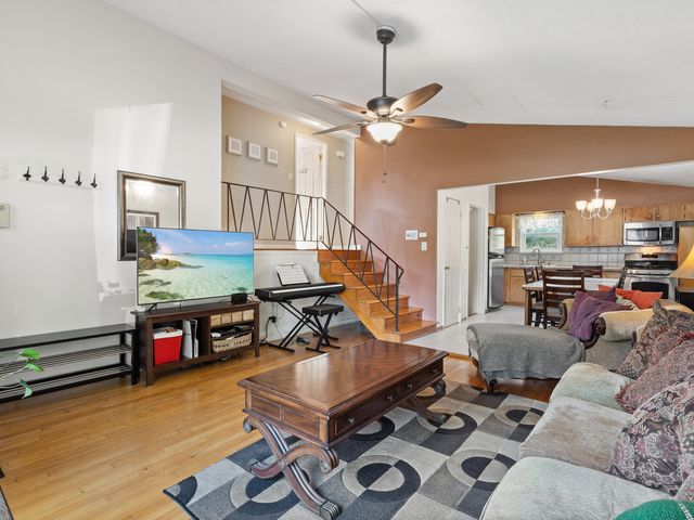 82 S Lodge Lane, Lombard, IL 60148