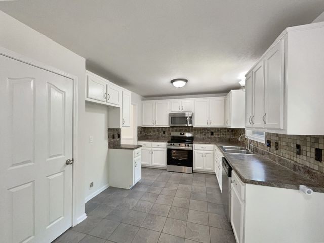 159 Cloe Ct, Clarksville, TN 37042