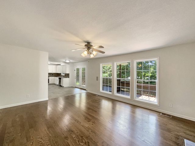 159 Cloe Ct, Clarksville, TN 37042
