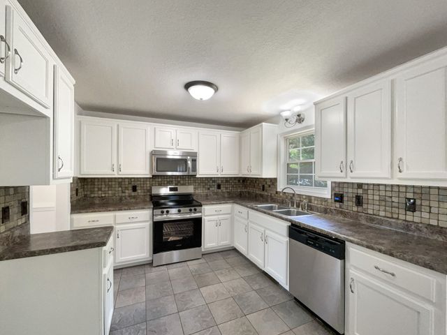 159 Cloe Ct, Clarksville, TN 37042