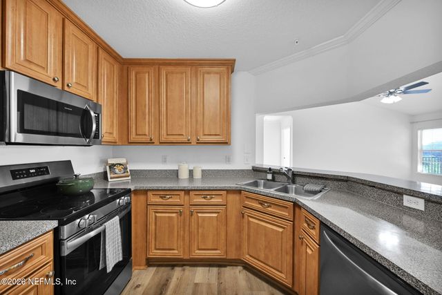 7800 POINT MEADOWS Drive 1134, Jacksonville, FL 32256