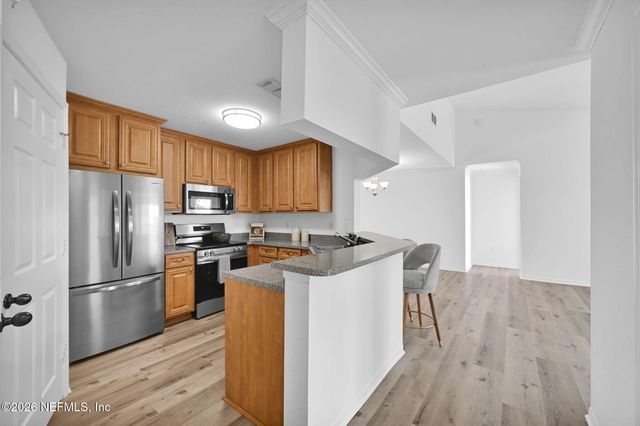 7800 POINT MEADOWS Drive 1134, Jacksonville, FL 32256