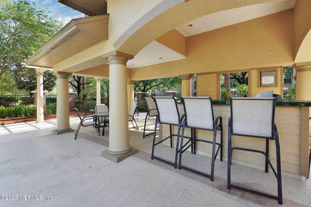 7800 POINT MEADOWS Drive 1134, Jacksonville, FL 32256