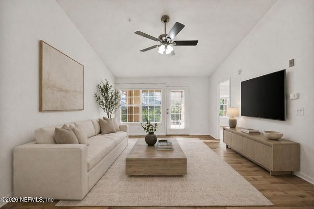 7800 POINT MEADOWS Drive 1134, Jacksonville, FL 32256