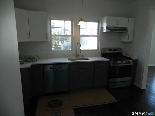 10 Hawkins Avenue A, Norwalk, CT 06855