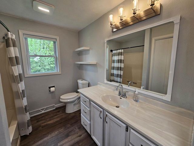 1304 BUCHANAN COURT, Kaukauna, WI 54130