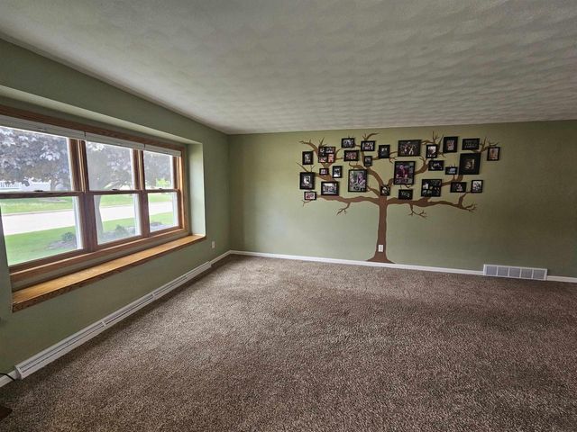 1304 BUCHANAN COURT, Kaukauna, WI 54130