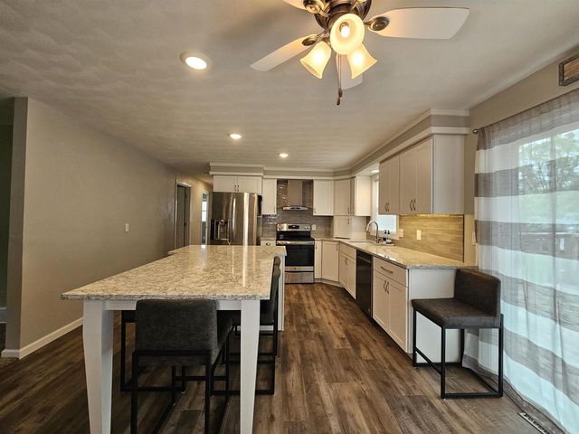 1304 BUCHANAN COURT, Kaukauna, WI 54130
