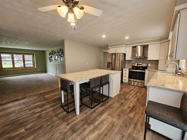 1304 BUCHANAN COURT, Kaukauna, WI 54130