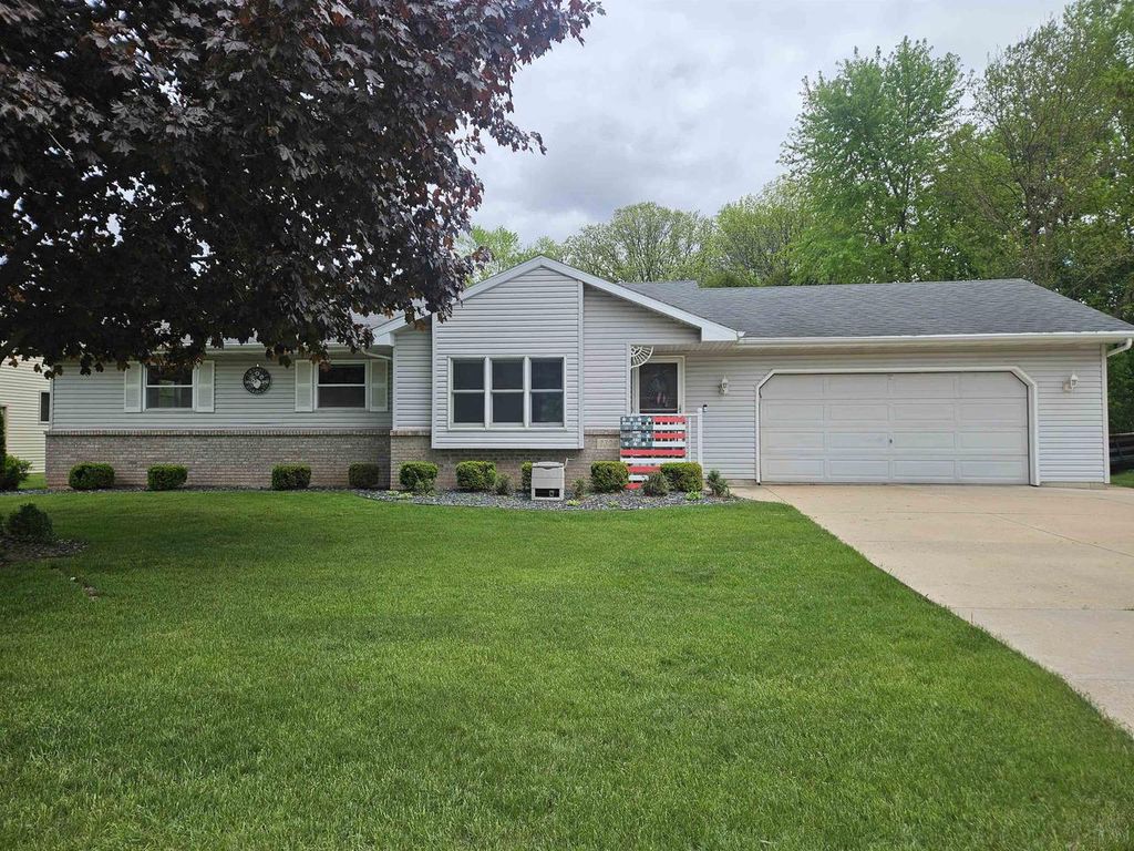 1304 BUCHANAN COURT, Kaukauna, WI 54130