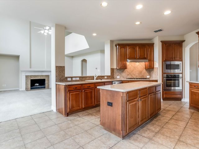 1131 Durango Circle, Shady Shores, TX 76208
