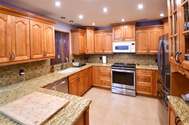 7519 HARBOR VIEW WAY, Seminole, FL 33776