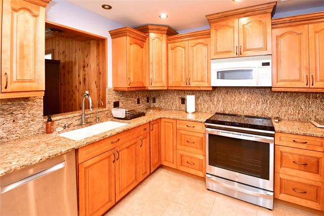 7519 HARBOR VIEW WAY, Seminole, FL 33776