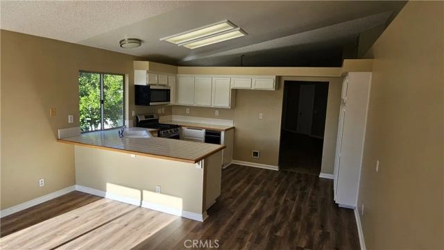 1826 Avenida San Sebastian, Perris, CA 92571