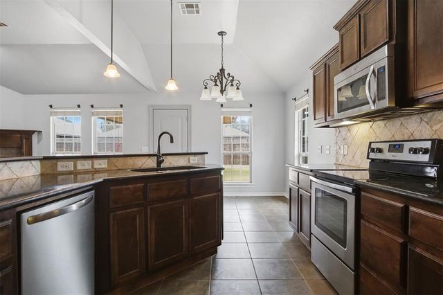1008 Laurel Creek Drive, Yukon, OK 73099