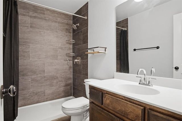 1008 Laurel Creek Drive, Yukon, OK 73099
