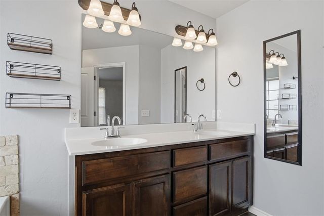 1008 Laurel Creek Drive, Yukon, OK 73099