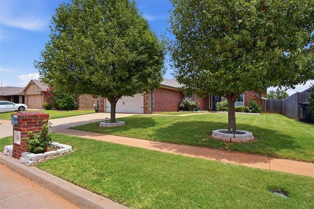 1008 Laurel Creek Drive, Yukon, OK 73099