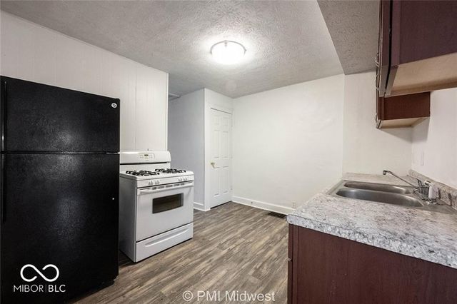 1450 N Gladstone Avenue, Indianapolis, IN 46201