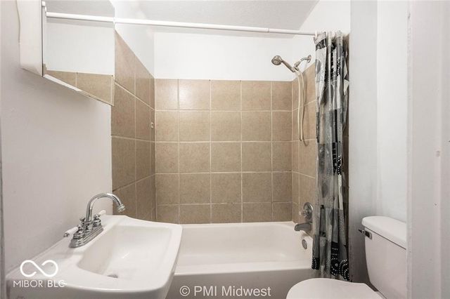 1450 N Gladstone Avenue, Indianapolis, IN 46201