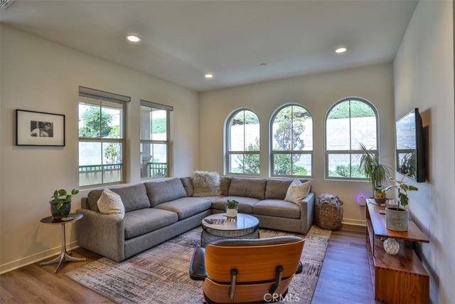 608 White Oaks, Lake Forest, CA 92610